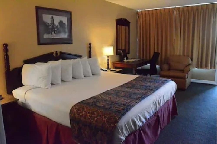 Imagen de la habitación del Hotel Carmel Inn and Suites, Thibodaux. Foto 5