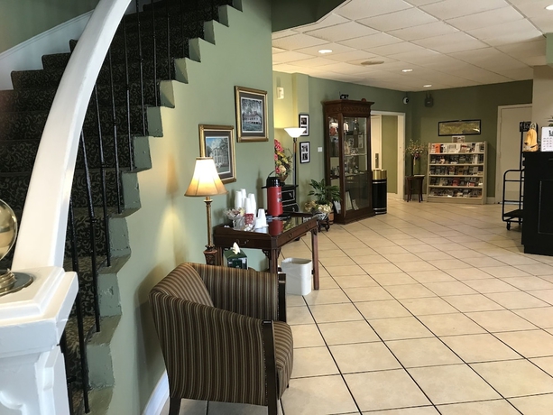 Imagen de los interiores del Hotel Carmel Inn and Suites, Thibodaux. Foto 13