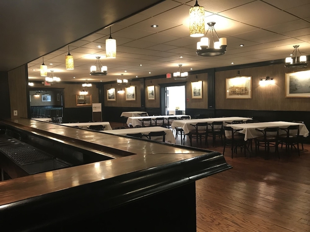 Imagen de los interiores del Hotel Carmel Inn and Suites, Thibodaux. Foto 15
