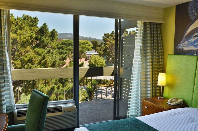 Imagen de la habitación del Hotel Carmel Mission Inn. Foto 5