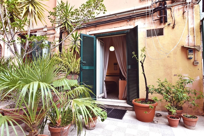 Imagen de la habitación del Hotel Carmel Roma. Foto 5