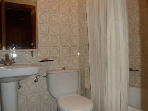 Imagen de la habitación del Hotel Carmen, Bembibre. Foto 5