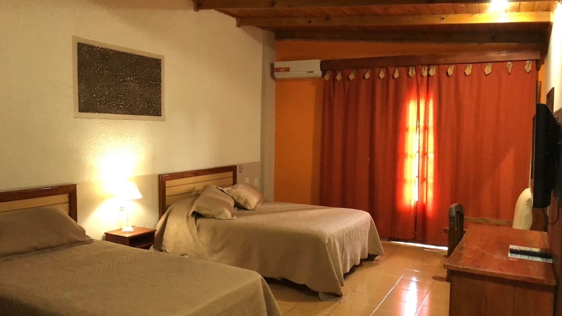 Imagen de la habitación del Hotel Carmen, Comunidad Aborigen Yryapú. Foto 5