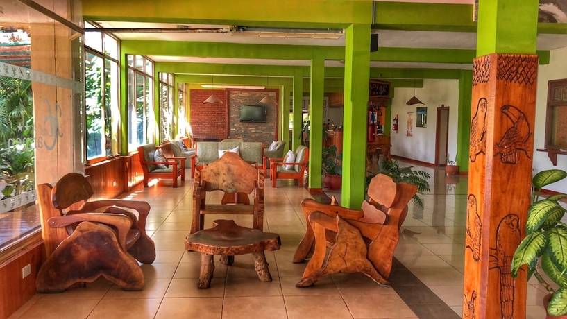 Imagen de los interiores del Hotel Carmen, Comunidad Aborigen Yryapú. Foto 17