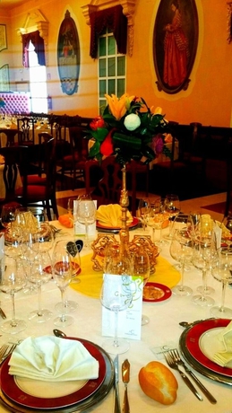 Imagen del bar/restaurante del Hotel Carmen, La Carlota. Foto 3