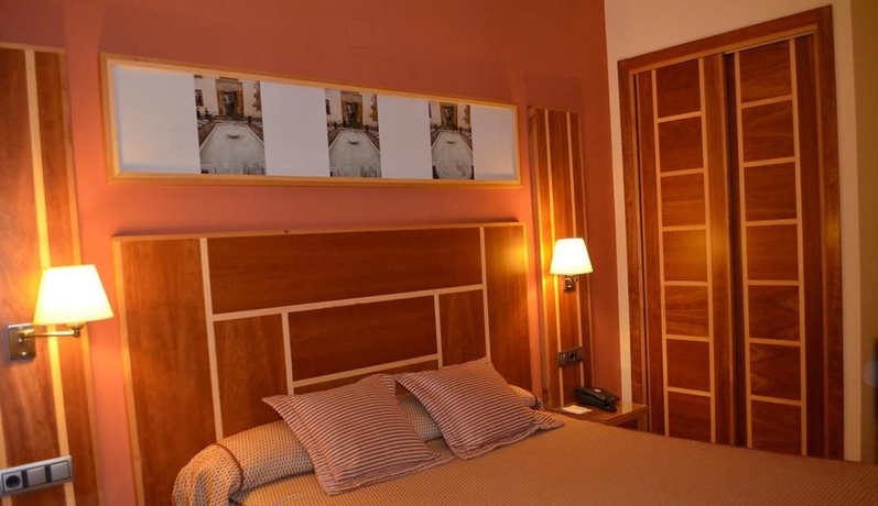 Imagen de la habitación del Hotel Carmen, La Carlota. Foto 6