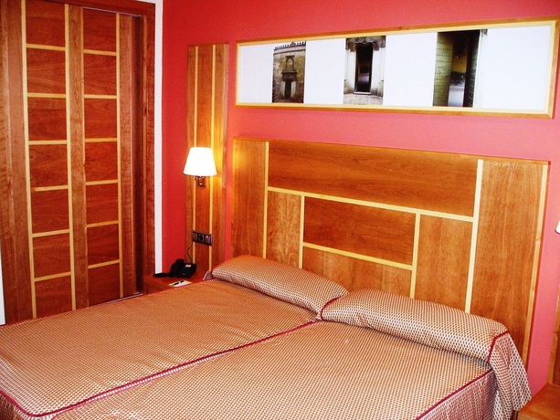 Imagen de la habitación del Hotel Carmen, La Carlota. Foto 7