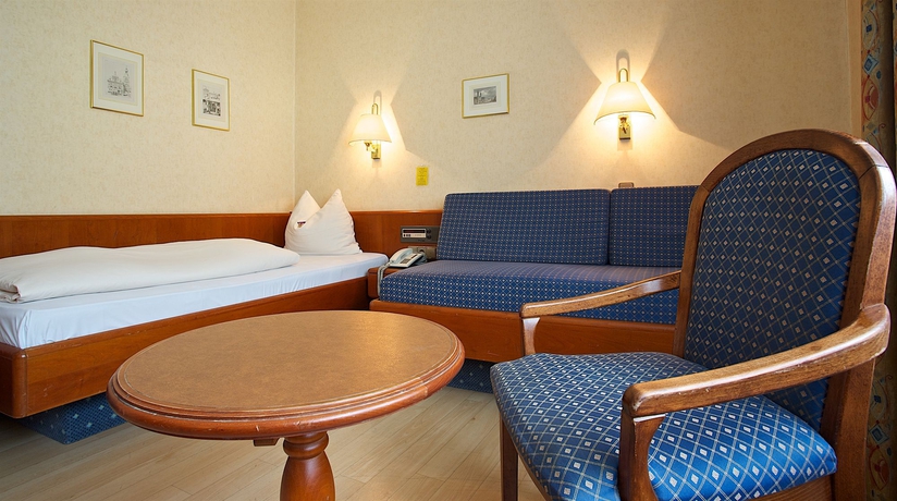 Imagen de la habitación del Hotel Carmen, Munich. Foto 8