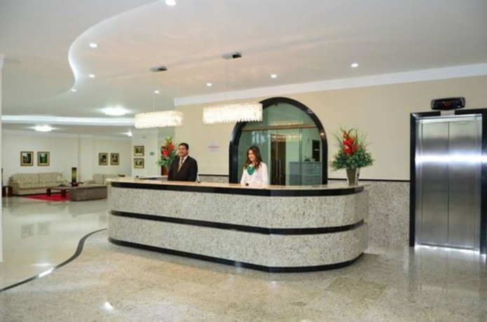 Imagen de los interiores del Hotel Carmen Palace. Foto 16