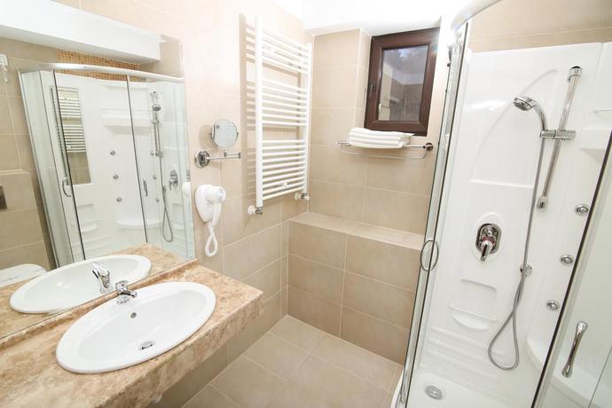Imagen de la habitación del Hotel Carmen, Predeal. Foto 12
