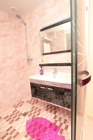 Imagen de la habitación del Hotel Carmen, Shkoder. Foto 10