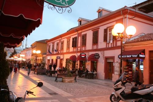 Imagen general del Hotel Carmen, Shkoder. Foto 2