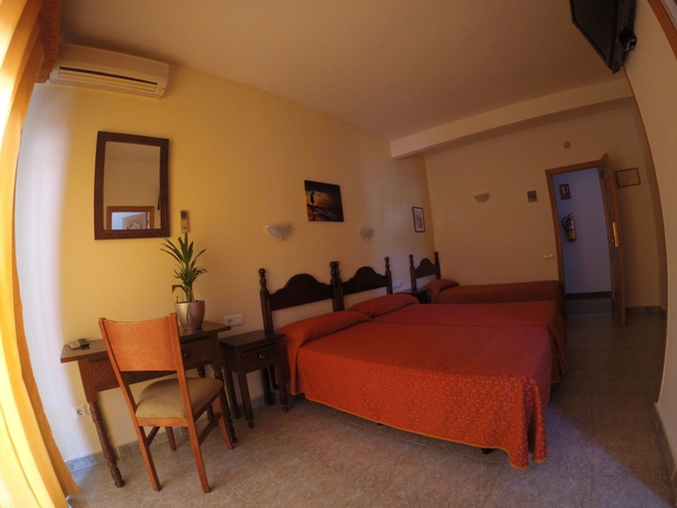 Imagen de la habitación del Hotel Carmen Teresa. Foto 13