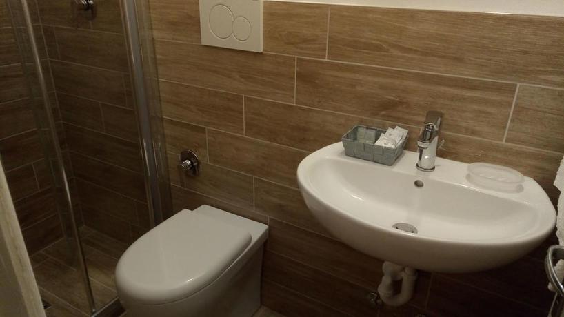 Imagen de la habitación del Hotel Carmen Viserba. Foto 8