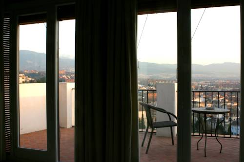 Imagen de la habitación del Hotel Carmen de la Alcubilla del Caracol. Foto 16