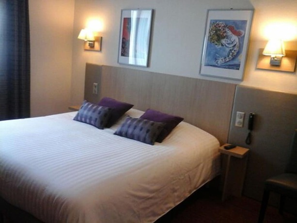 Imagen de la habitación del Hotel Carmin. Foto 2