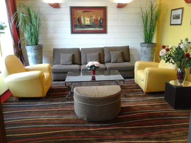 Imagen de los interiores del Hotel Carmin. Foto 18