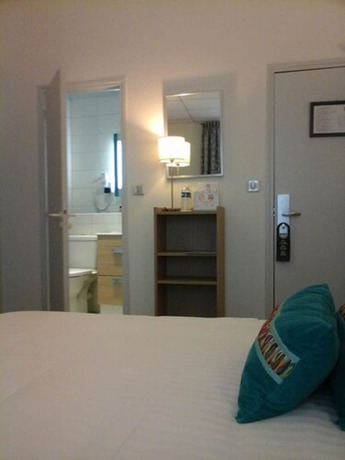 Imagen de la habitación del Hotel Carmin. Foto 7