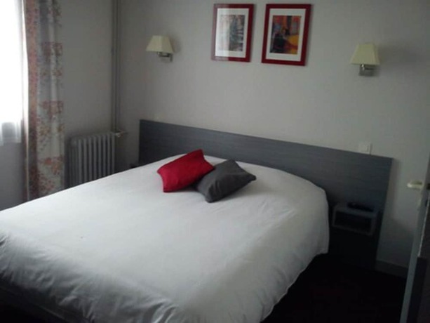 Imagen de la habitación del Hotel Carmin. Foto 8