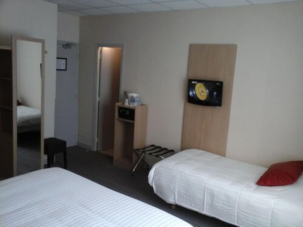 Imagen de la habitación del Hotel Carmin. Foto 9