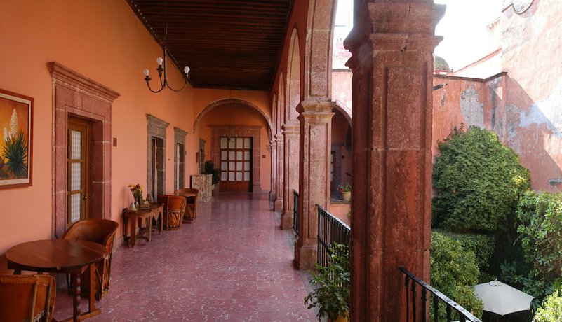 Imagen de los interiores del Hotel Carmina. Foto 17