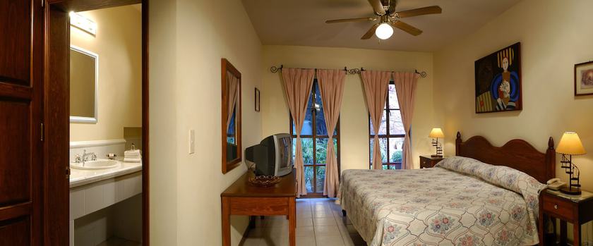 Imagen de la habitación del Hotel Carmina. Foto 11