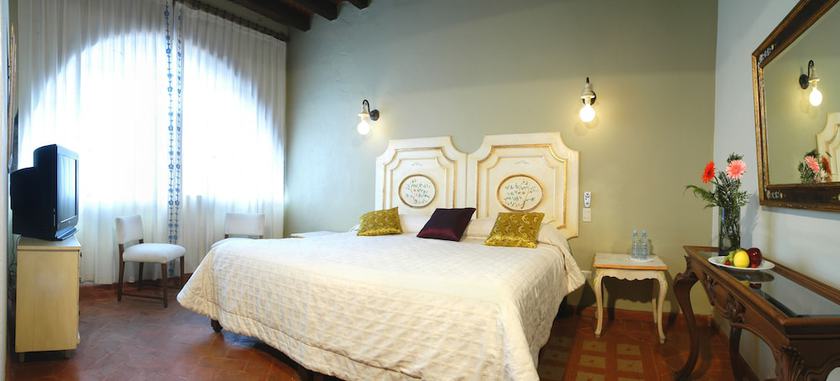 Imagen de la habitación del Hotel Carmina. Foto 12