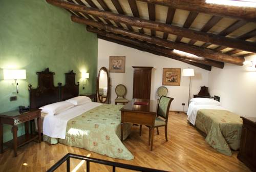 Imagen de la habitación del Hotel Carmine. Foto 10