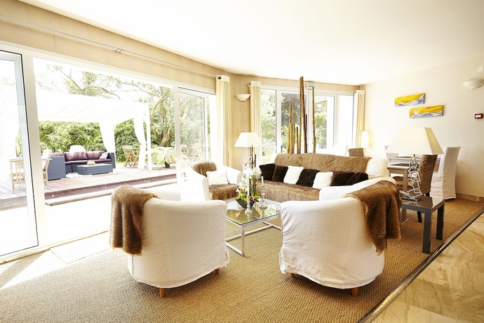 Imagen del bar/restaurante del Hotel Carnac Lodge and Spa. Foto 2