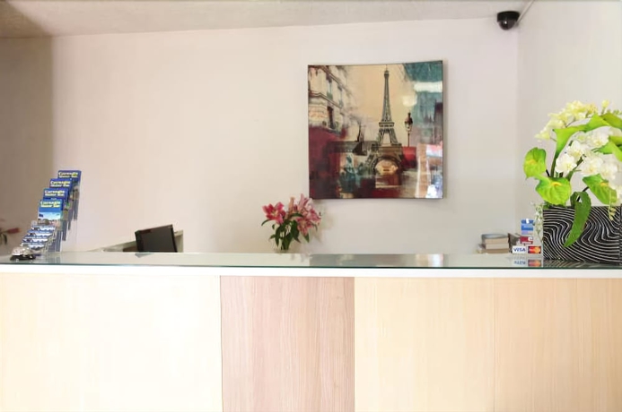 Imagen de los interiores del Hotel Carnegie Motor Inn. Foto 18