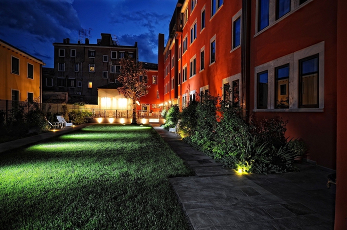 Imagen de los exteriores del Hotel Carnival Palace. Foto 9