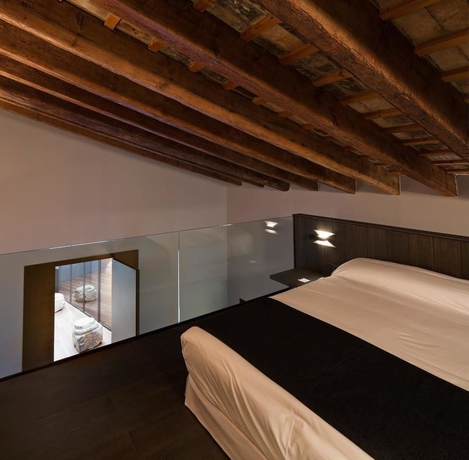 Imagen de la habitación del Hotel Caro, Valencia. Foto 12