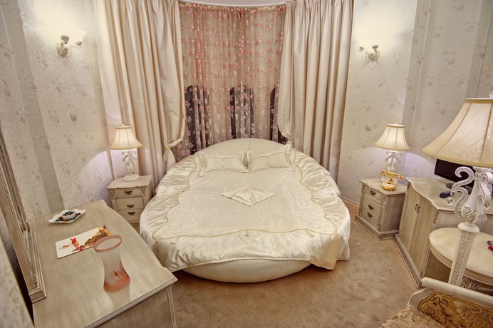 Imagen de la habitación del Hotel Carol Constanta. Foto 2