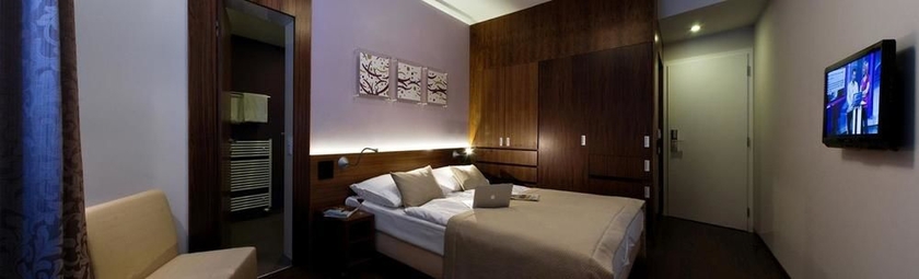 Imagen de la habitación del Hotel Carol, Praga. Foto 2