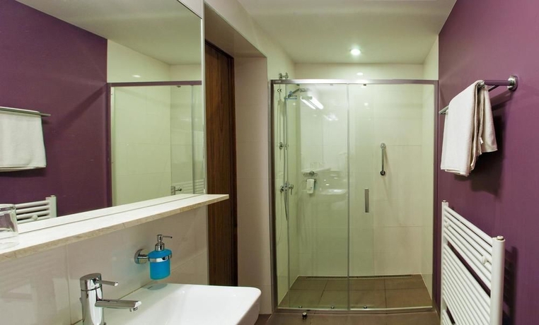 Imagen de la habitación del Hotel Carol, Praga. Foto 4