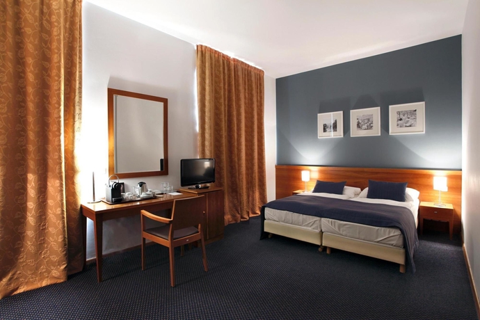 Imagen de la habitación del Hotel Carol, Praga. Foto 6