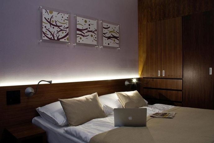 Imagen de la habitación del Hotel Carol, Praga. Foto 7