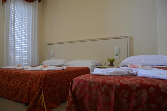 Imagen de la habitación del Hotel Carolin, Rimini. Foto 6