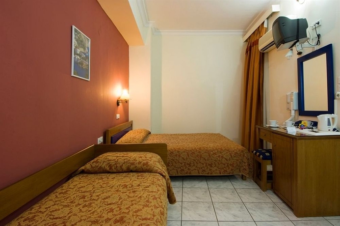 Imagen de la habitación del Hotel Carolina, Atenas. Foto 9