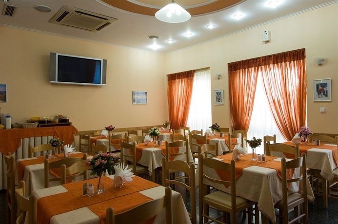 Imagen del bar/restaurante del Hotel Carolina, Atenas. Foto 3