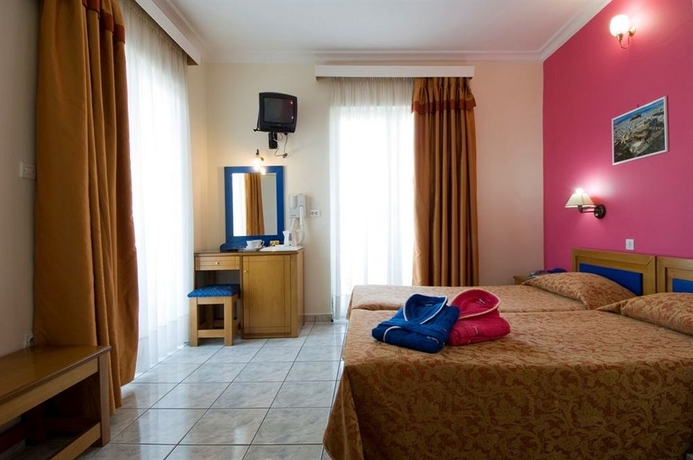 Imagen de la habitación del Hotel Carolina, Atenas. Foto 10