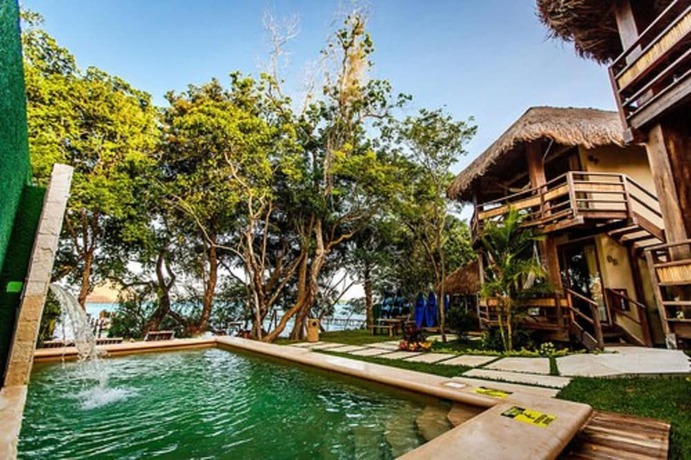 Imagen de la piscina del Hotel Carolina Bacalar. Foto 20