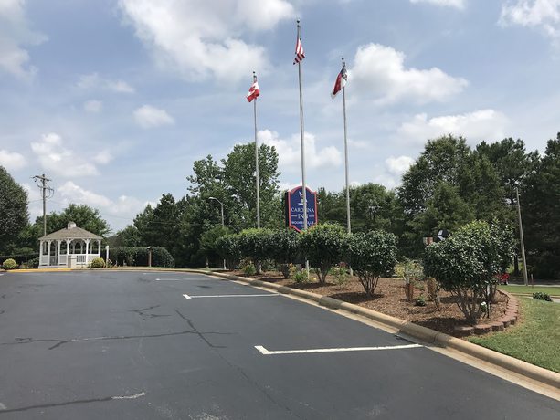 Imagen de los exteriores del Hotel Carolina Inn And Suites Of Lake Norman. Foto 15