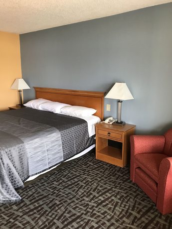 Imagen de la habitación del Hotel Carolina Inn And Suites Of Lake Norman. Foto 14
