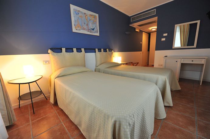Imagen de la habitación del Hotel Caroline, Ardena. Foto 11
