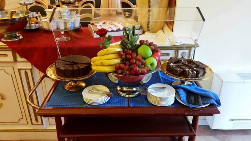 Imagen del bar/restaurante del Hotel Caroline, Ardena. Foto 4