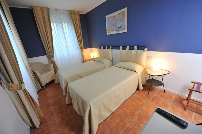 Imagen de la habitación del Hotel Caroline, Ardena. Foto 13
