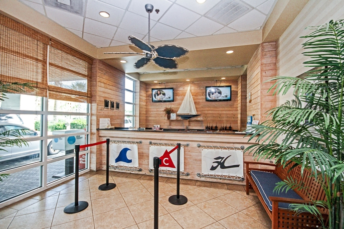 Imagen de los interiores del Hotel Carolinian Beach Resort. Foto 11