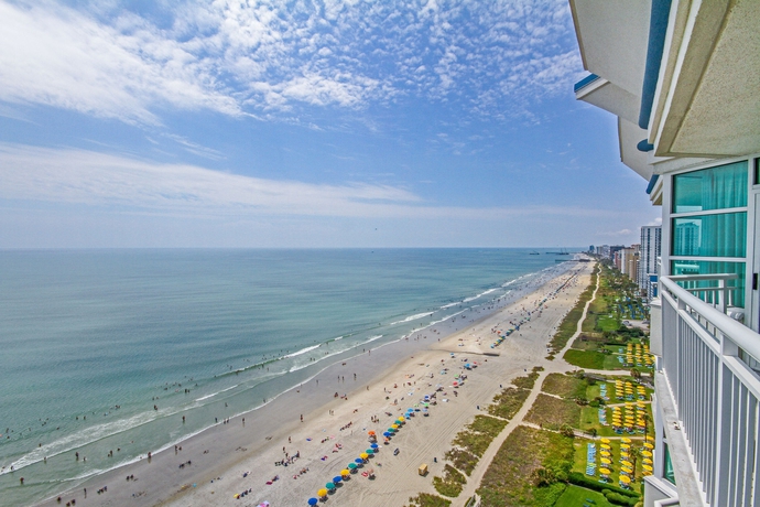 Imagen de los exteriores del Hotel Carolinian Beach Resort. Foto 8