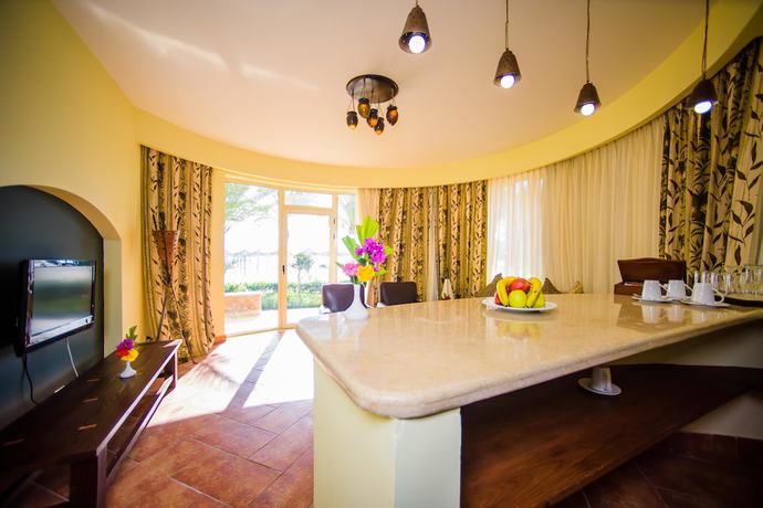 Imagen de la habitación del Hotel Carols Beau Rivage. Foto 6